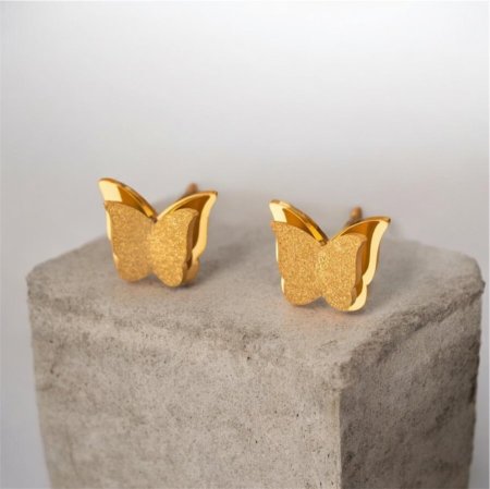 حلق فراشة مطلي بالذهب