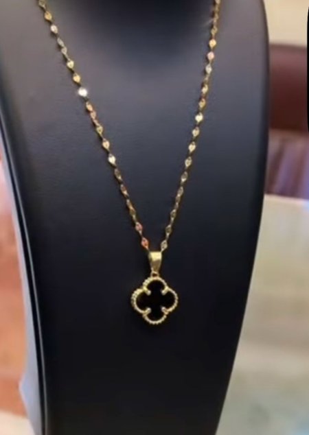 عقد فانكليف مميز 