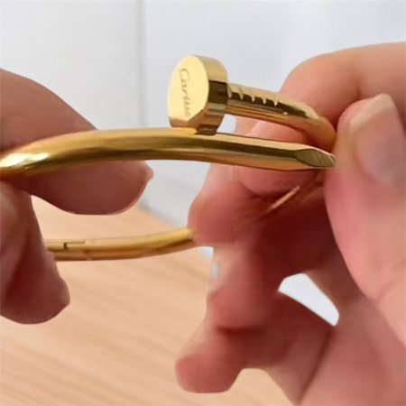 اسواره مسمار كرتير مطلي بذهب مختومة