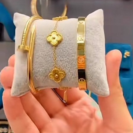 طقم فانكليف  وكرتير مطلي ذهب 24 مطابق للذهب تماما